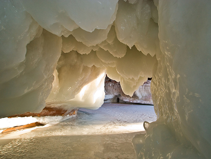 apostle-islands-wisconsin-ice-caves-icicles-lake-superior-frozen-winter