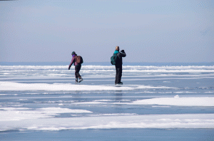 Ice-Skaters-Apostle-Islands-Ice-Caves-15-3-_0178